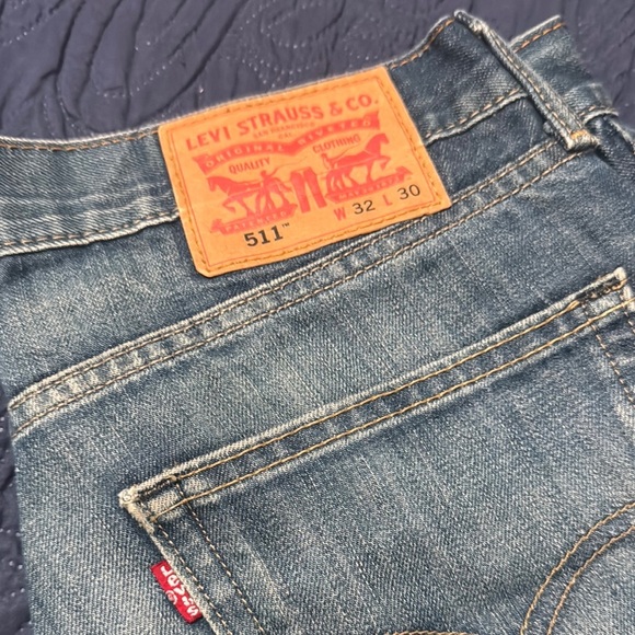 Levi's 511 Blue Straight Jeans with Vintage Appeal 32-30 Denim - Picture 2 of 11